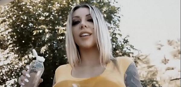  WHOO! Bombshell Karma RX pouring oil over her massive tits is just too HOT!